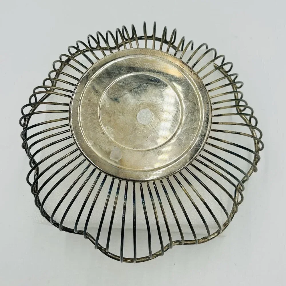 Godinger Silverplate Scalloped Round Wire Bread Fruit Basket 9.5” Vintage